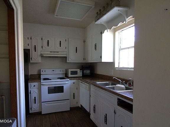 5th image of 303 Leisure Lake Dr