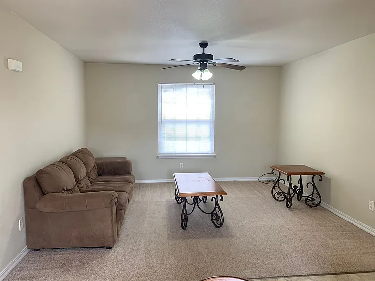 22690 Hanley Ln — Photo 2