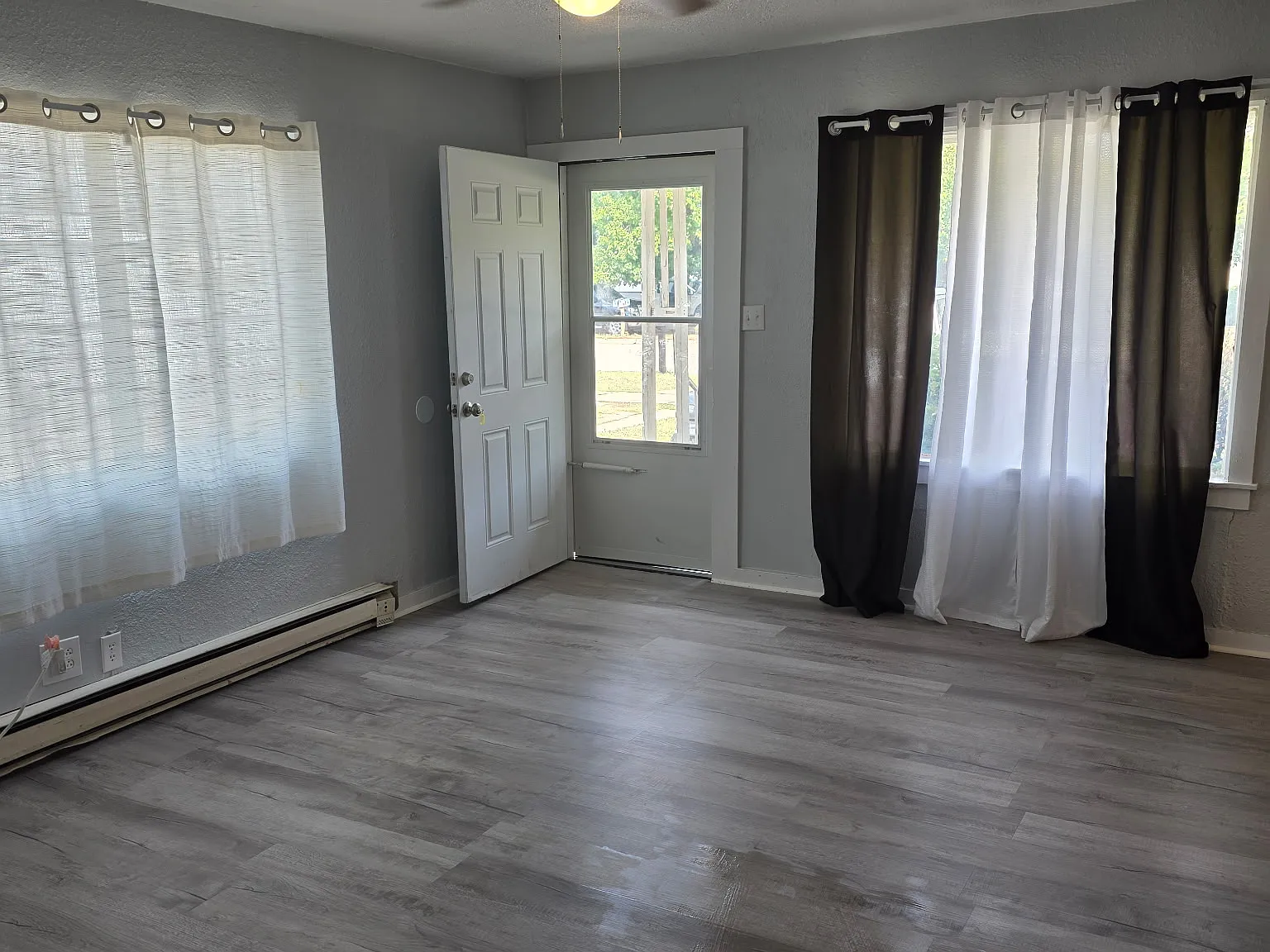 709 N Alameda Street — Photo 3