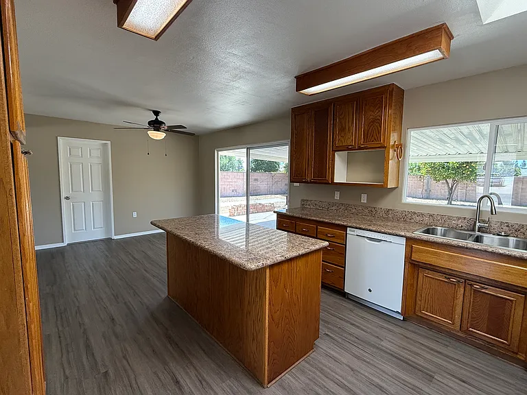 1693 Blackwall Dr — Photo 7