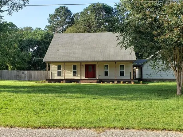 4961 Woodfield Dr, Millbrook, AL 36054