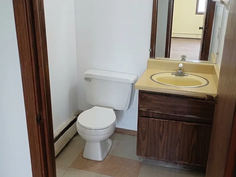 Oak Apartments in Kenosha — Photo 10