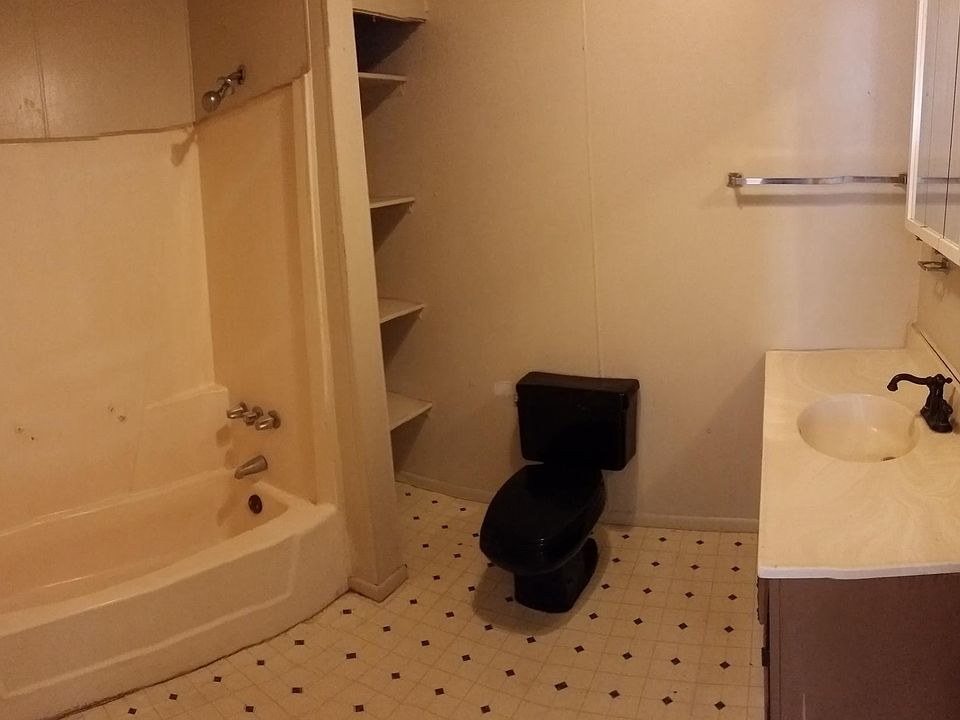 Nice sized bathroom