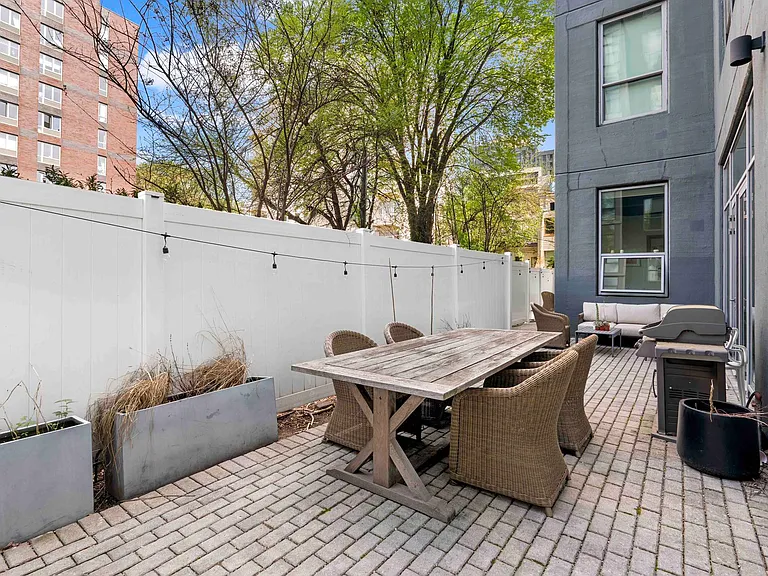 338 Berry St #1E — Photo 6