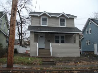 37 Dick St, Bergenfield, NJ 07621