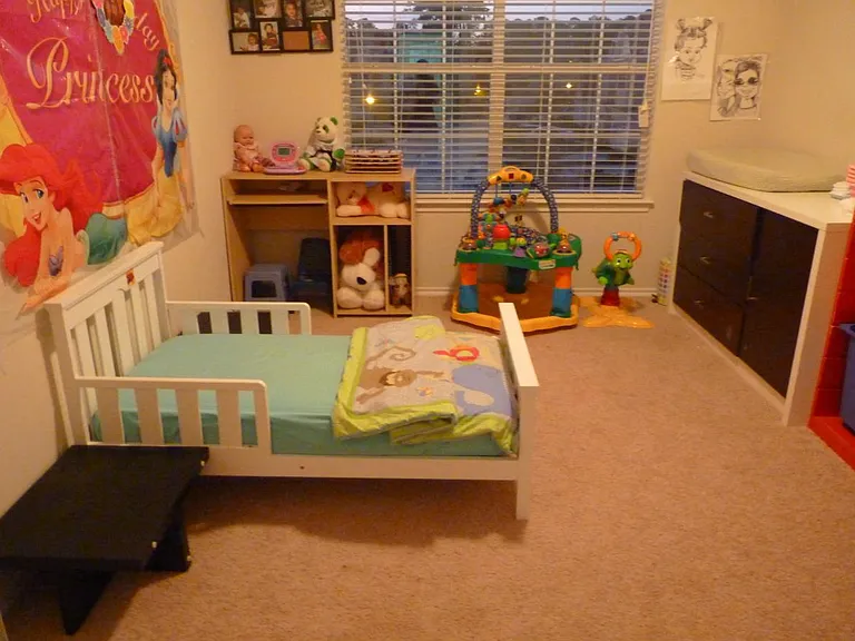 2nd bedroom