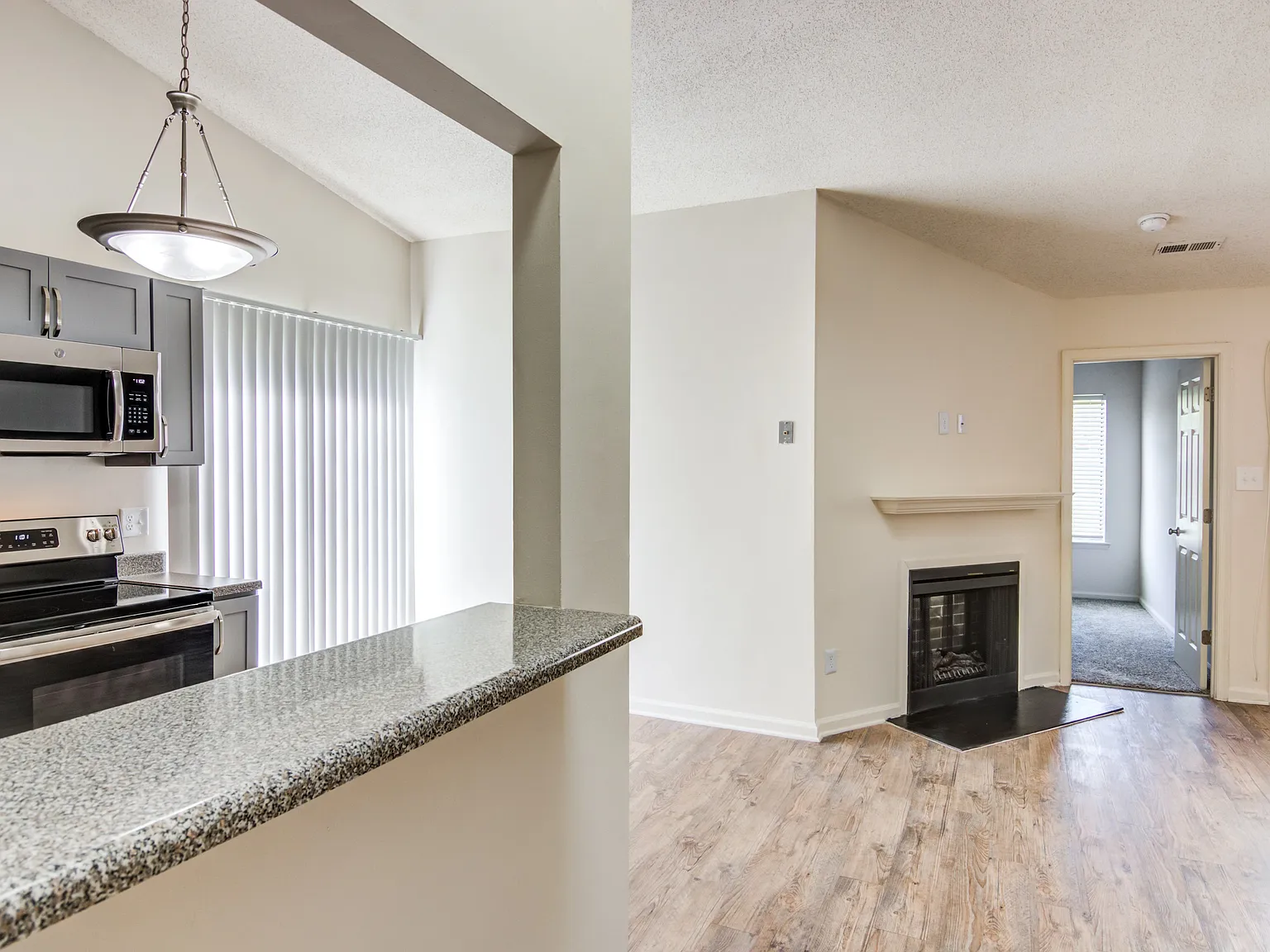 Seawall Apartments & Townhomes — Photo 4