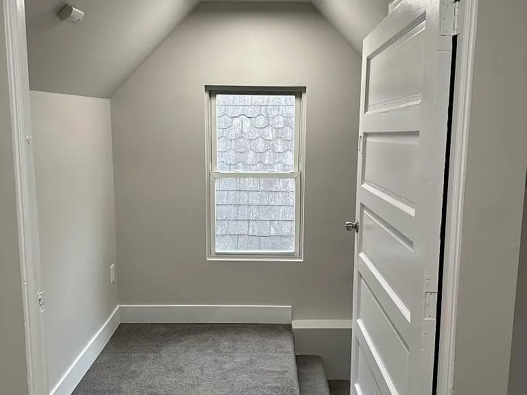 359 Kenney Ave — Photo 16