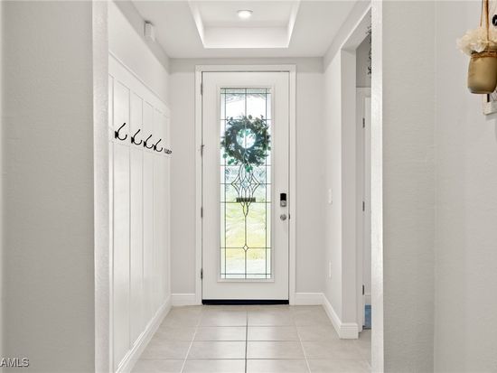 305 SW 25th Pl, Cape Coral, FL 33991