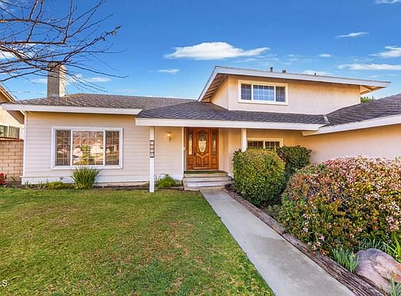 3rd image of 2286 N Glenbrook Ave
