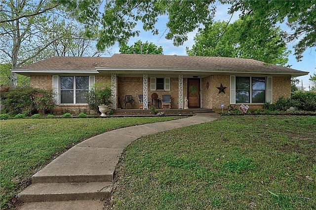 1st image of 1006 S Valentine Dr