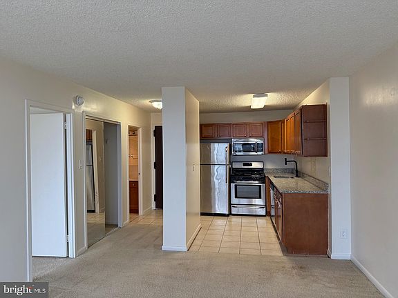 3rd image of 5225 Pooks Hill Rd APT 1517N