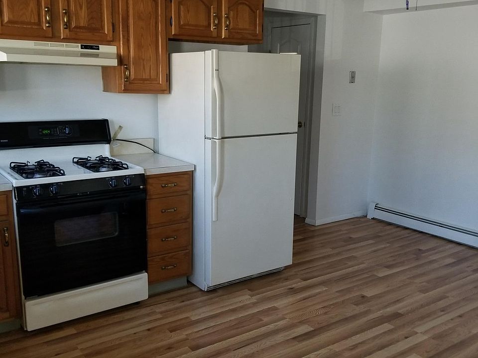 1st image of 376 Klondike Ave