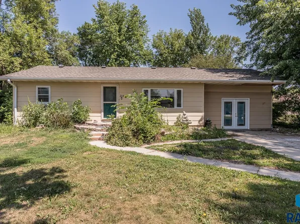 214 W Church Ave, Steen, MN 56173