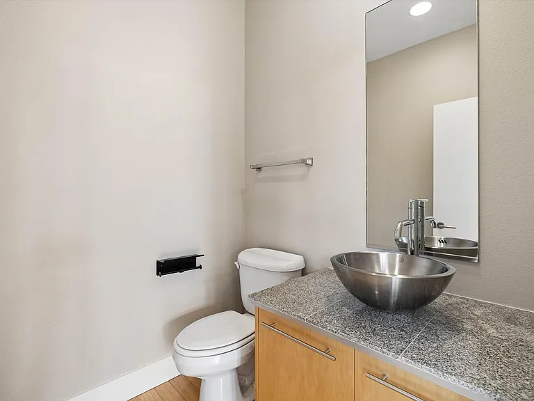 2400 Champa St #5 — Photo 9