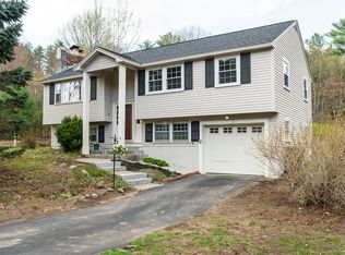 11 Twin Isles Rd, Londonderry, NH 03053