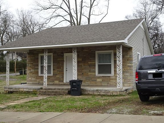 3rd image of 320 Tuscaloosa St