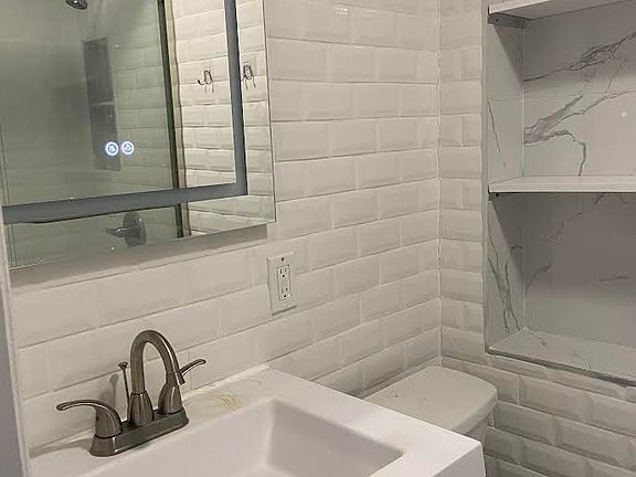 3rd image of 84 Eldridge St APT 6