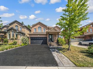 19 Hollowgrove Blvd, Brampton, ON L6P 1B1