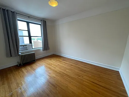 Rented by Metropolis International Realty Inc. | media 6