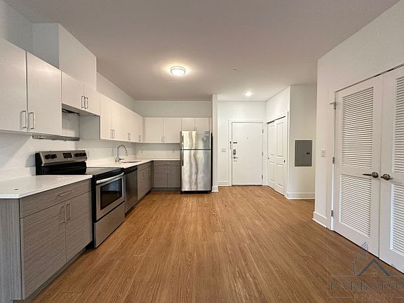 2nd image of 426 Bergen Ave #E44