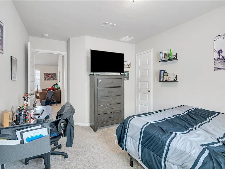 8426 Moonlight Bay Cir — Photo 33