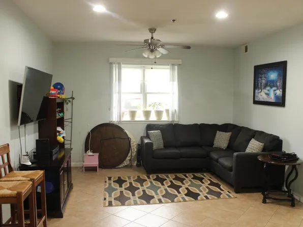 270 Stuyvesant Ave Unit 1C, Lyndhurst, NJ 07071