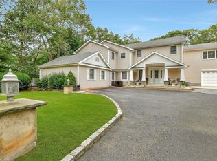 53 Dietz Ave, Lake Grove, NY 11755