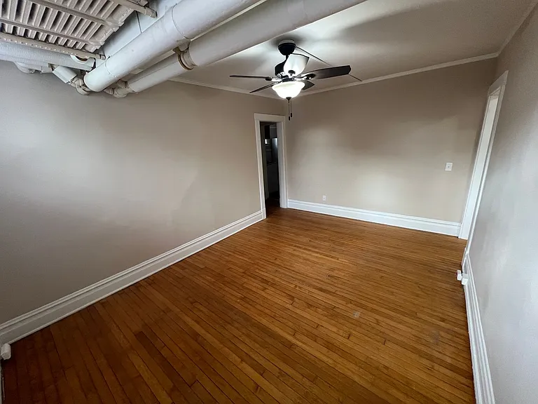 916 E Gorham St — Photo 3