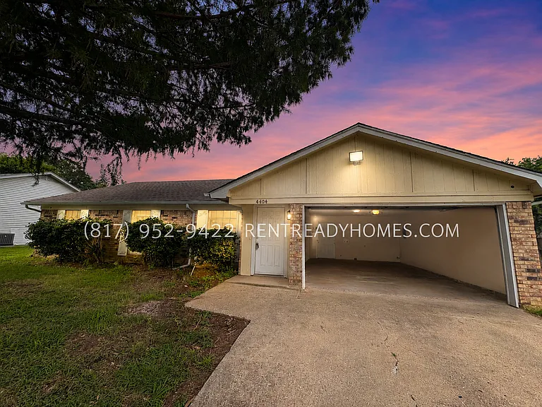 4404 Willow Crest Dr — Photo 1