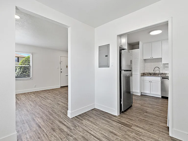 Kitchen-Diningroom Kitchen-Diningroom