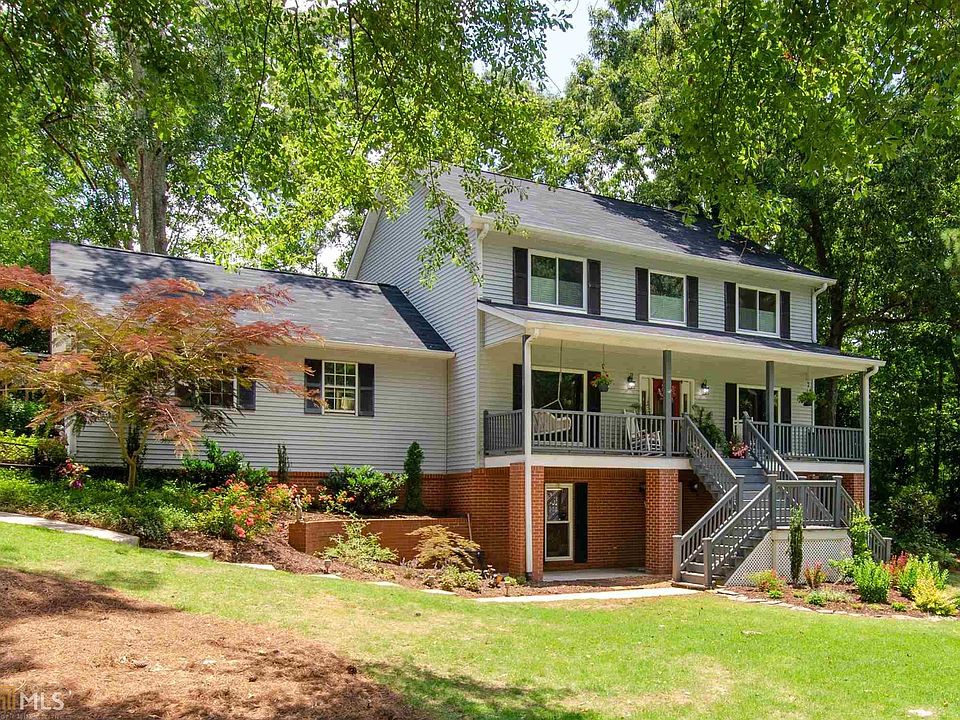 1st image of 7 Pine Knoll Dr