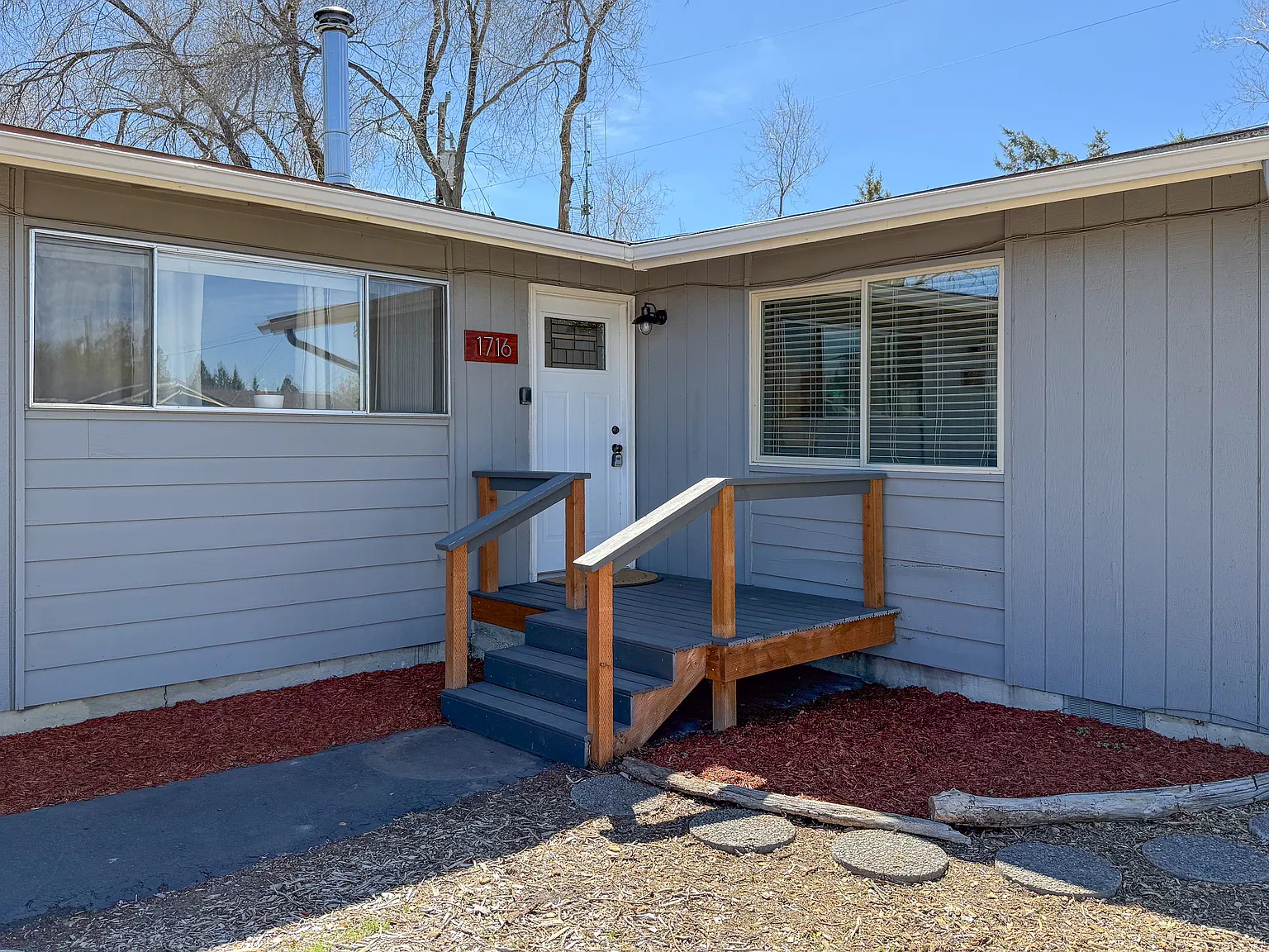 2 bed, 898 sqft, $1,695 — Photo 2