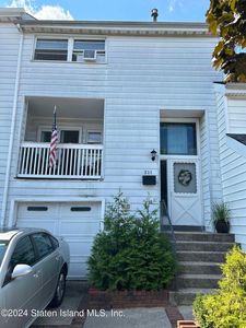 211 Dover Grn, Staten Island, NY, 10312