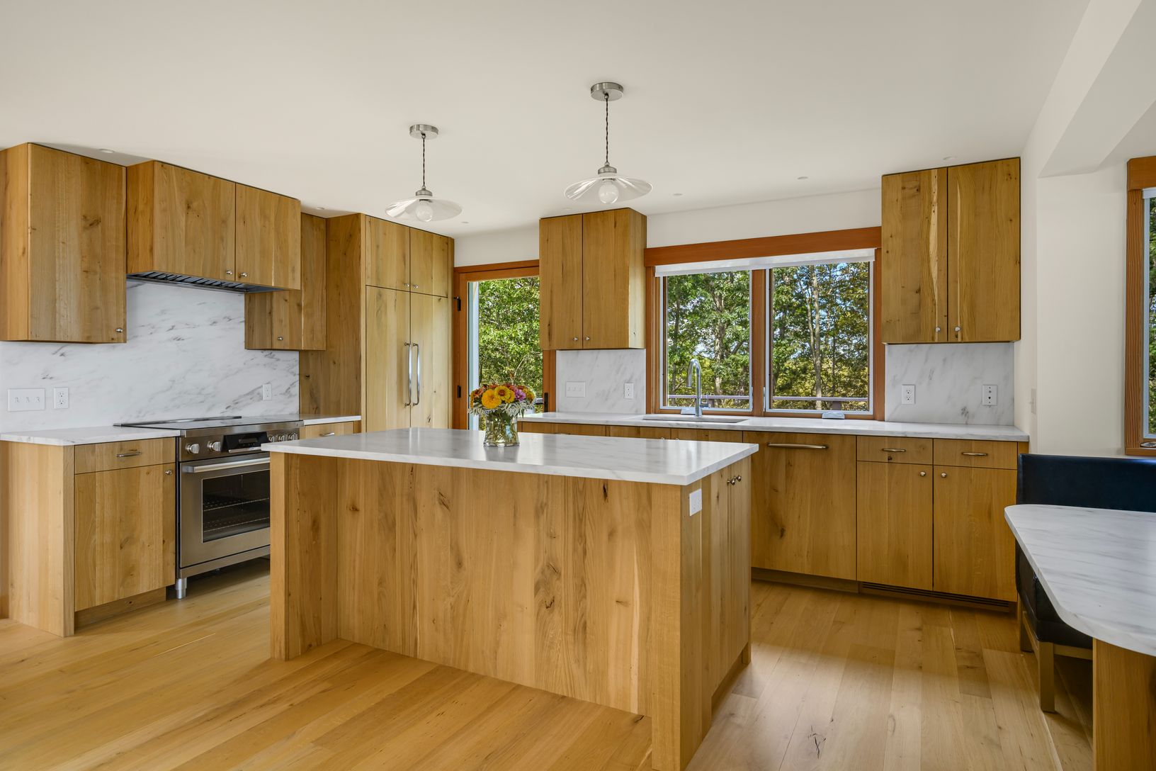  Kitchen door leads to deck for ala carte dining
