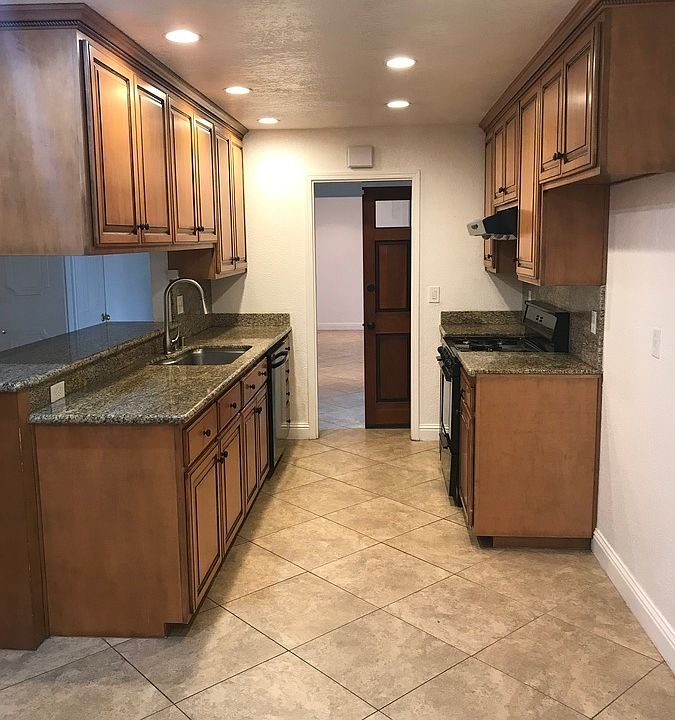 1st image of 5644 Lancelot Dr