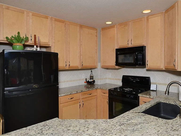 4061 Temple Gulch Cir — Photo 14