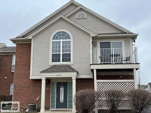 51582 Stern Ln, Chesterfield, MI 48051