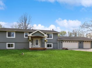 9531 Fox Valley Dr, Hamel, MN 55340