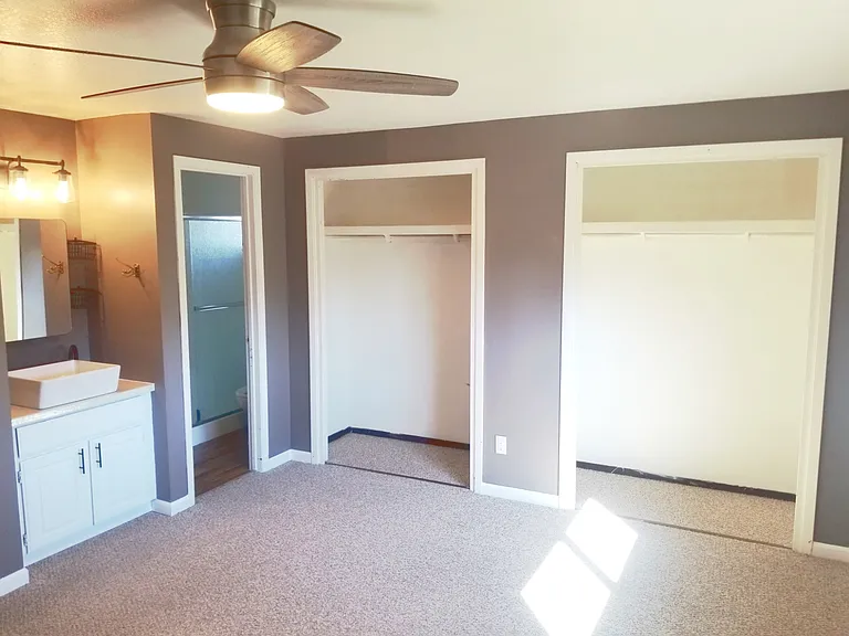 510 S Phillippi St — Photo 9