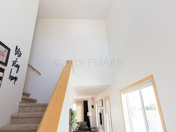 4th image of 1565 Johnson Dr