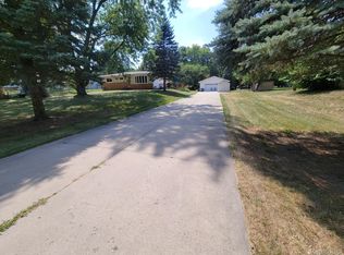 655 Reynolds Dr, Waterford, MI 48328