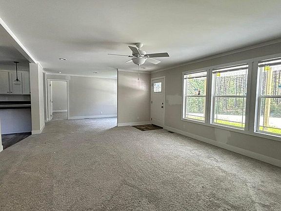 3rd image of 200 Sable Rd
