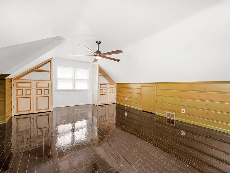 18214 Lewis Dr — Photo 23