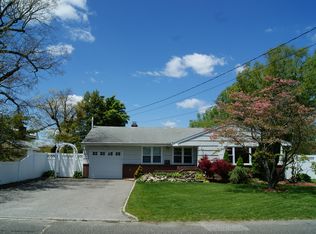 76 N Ocean Ave, Islip, NY 11751