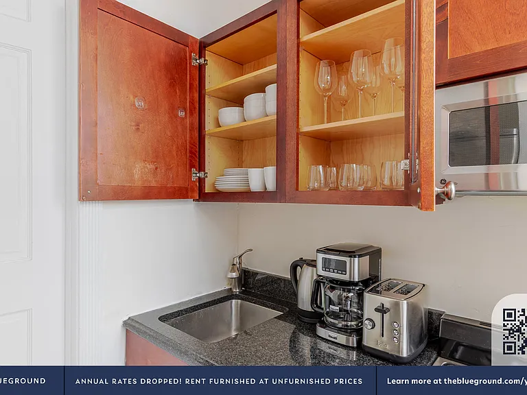 118 Christopher St #16 — Photo 8