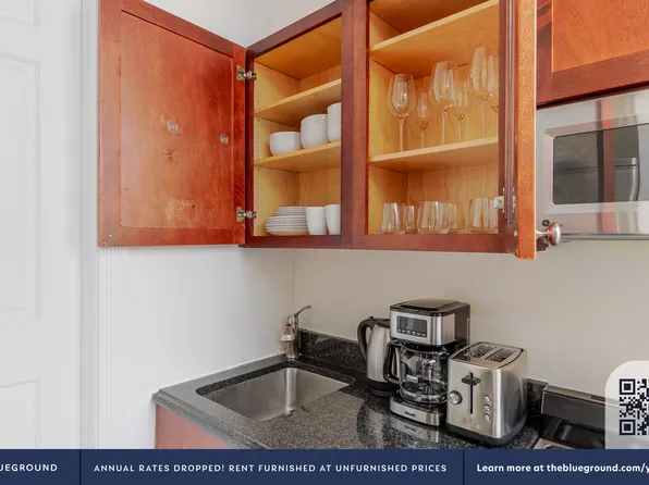 118 Christopher Street image 8 of 21