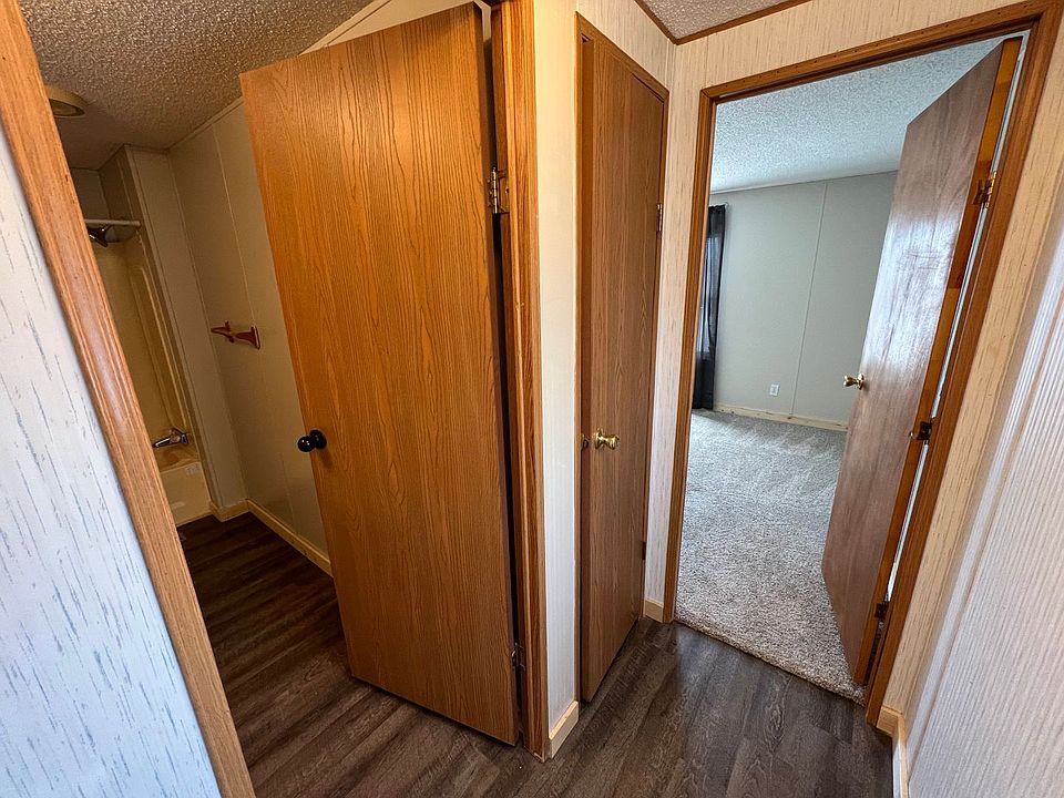 1st image of 220 Diamond Dr