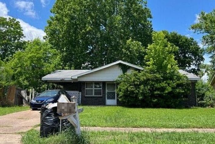 1st image of 1403 Elsa Jane St