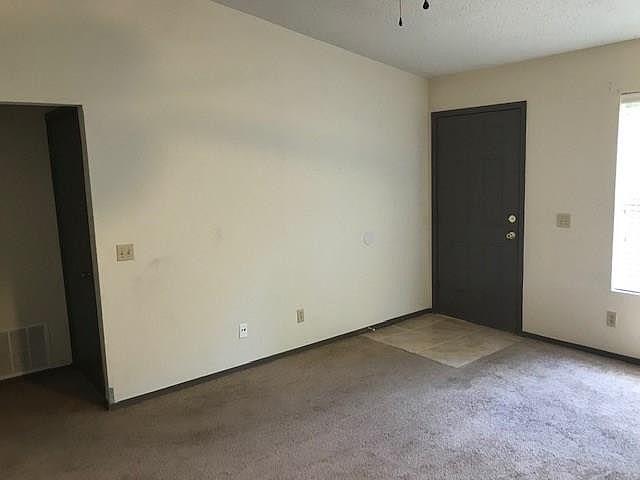 1st image of 927 Turtle Creek Dr